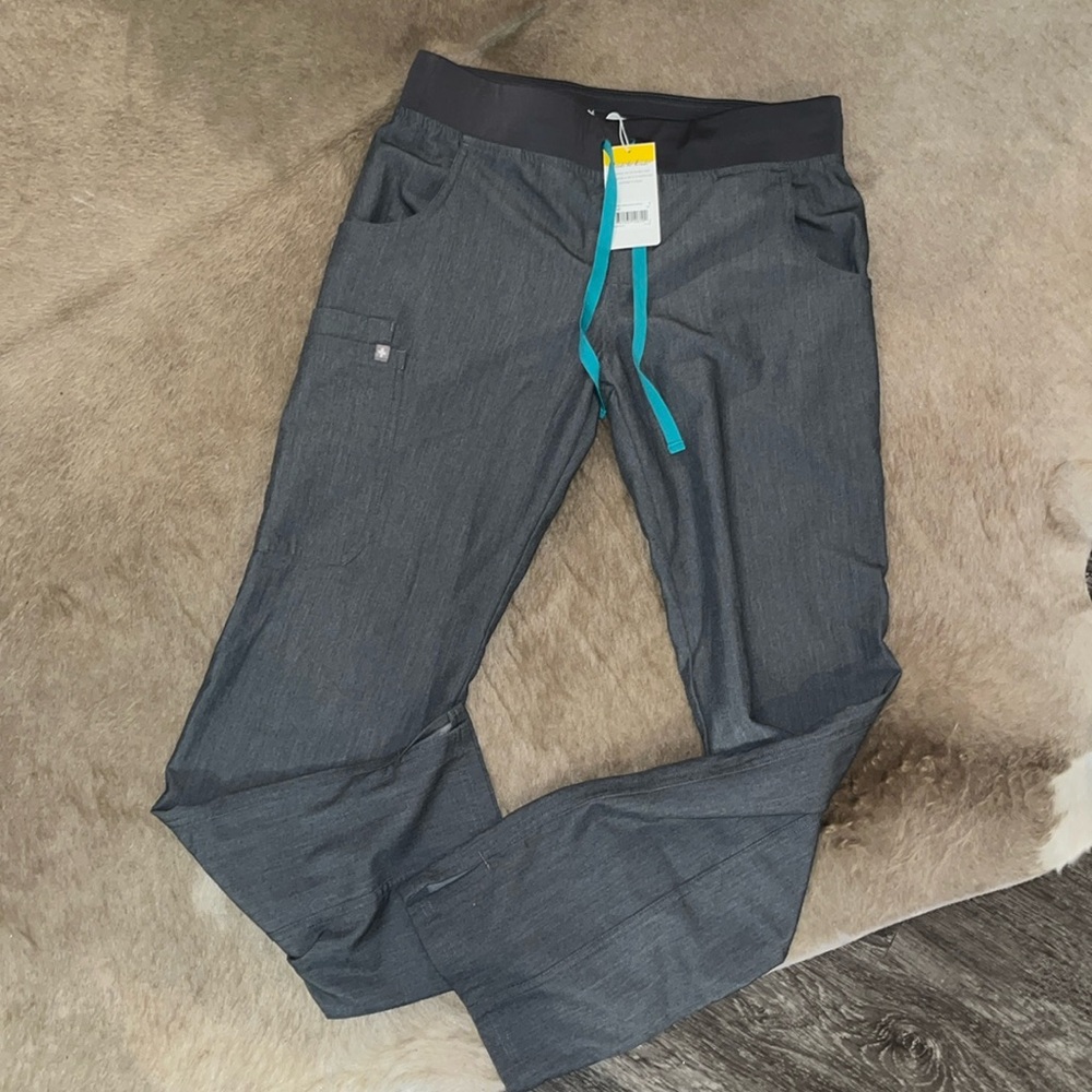 Figs Kade Cargo Pants